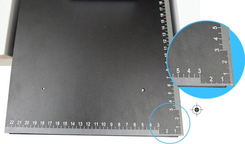 UV打印机平台上的精确刻度